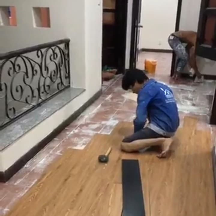Thi công sàn nhựa giả gỗ tại TPHCM